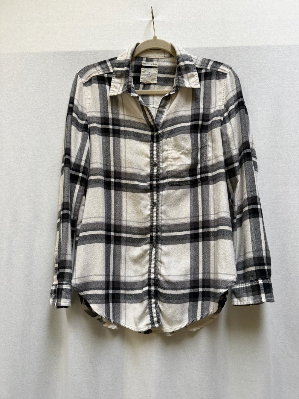 American Eagle Outfitters Boyfriend Fit Black & White Plaid Button-Down Shirt
